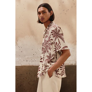 H&M(เอชแอนด์เอ็ม) เสื้อเชิ้ตสไตล์รีสอร์ททรงปกติ ผู้ชาย 1298187_1