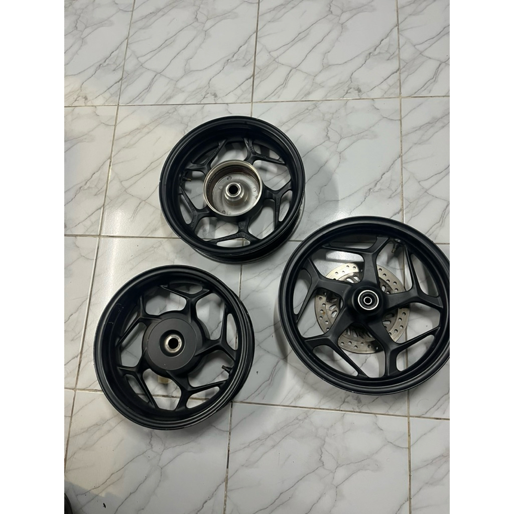ล้อpcx160 แท้ มือสอง