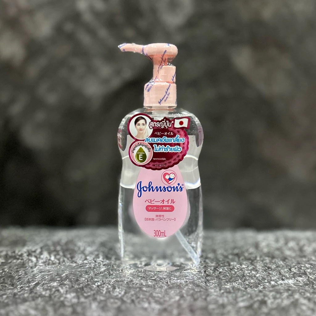 Johnson's Gentle Oil 300 ml. จอห์นสัน เจนเทิล ออยล์ 300 มล. จอห์นสันออยล์เช็ดเครื่องสำอาง สูตรจำหน่ายที่ญี่ปุ่น