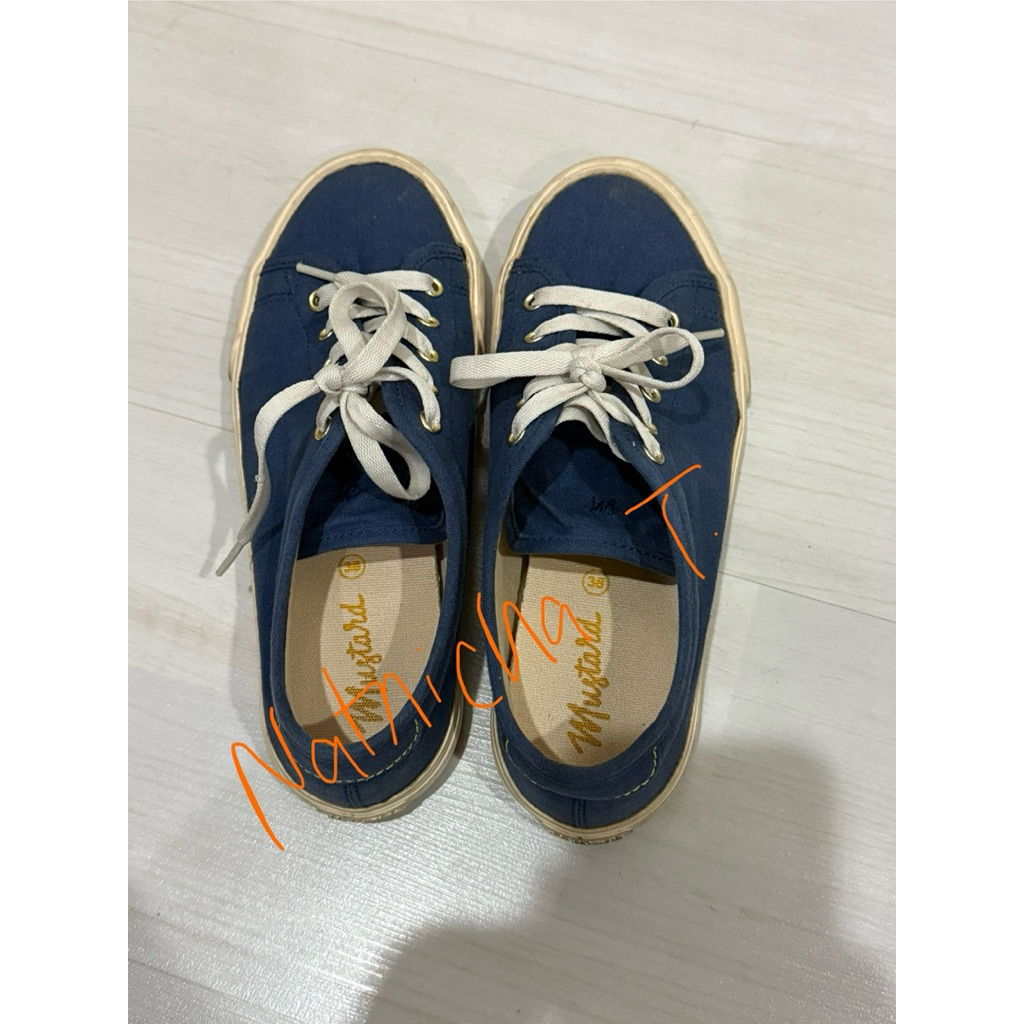 MUSTARD SNEAKERS รุ่น ALEXIS มือสอง