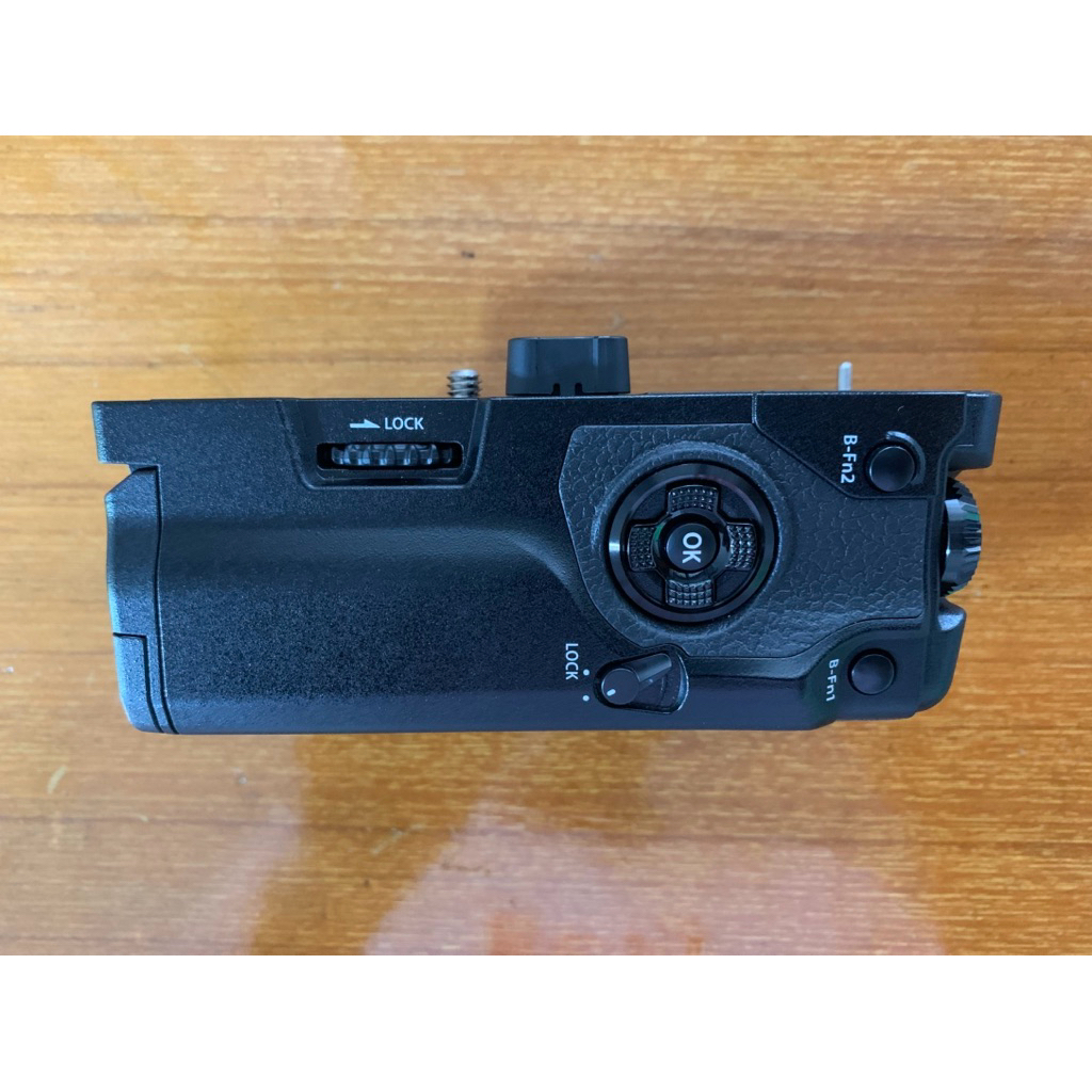 Olympus แบตเตอรี่กริปสำหรับกล้อง OM-D E-M1 Mark III/OM-D E-M1 Mark II(HLD-9)