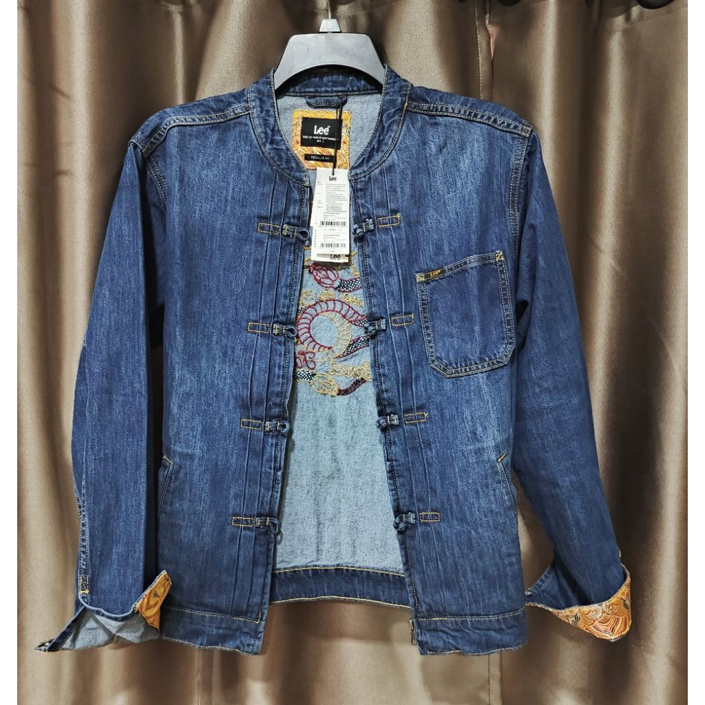 LEE Regular Fit แจ็คเก็ตยีนส์ Collection Chinese new year 2025 ผ้าไม่ยืด made in Thailand ราคา 4,590