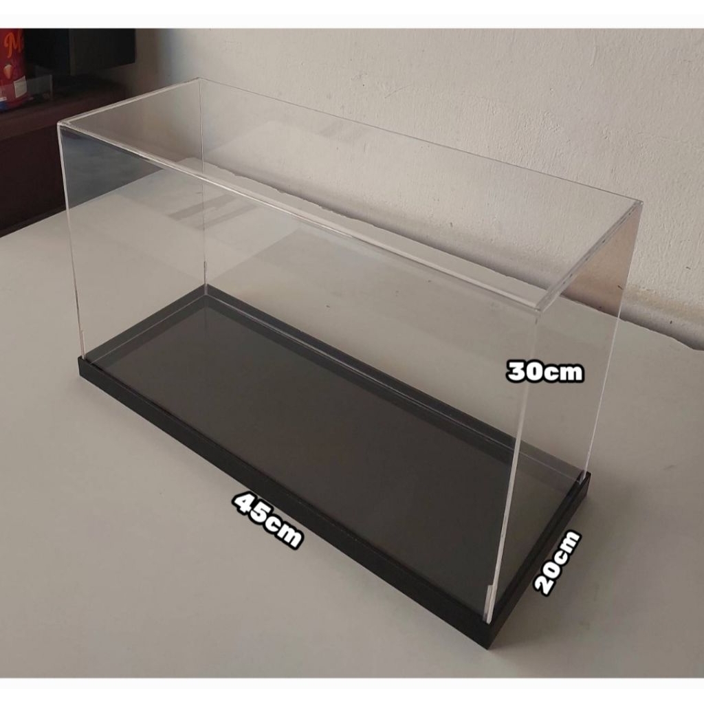 กล่องครอบโมเดลอะคริลิค ฐานดำ
ขนาด45cm×20cm×30cm (กว้าง×ลึก×สูง) หนา3mm