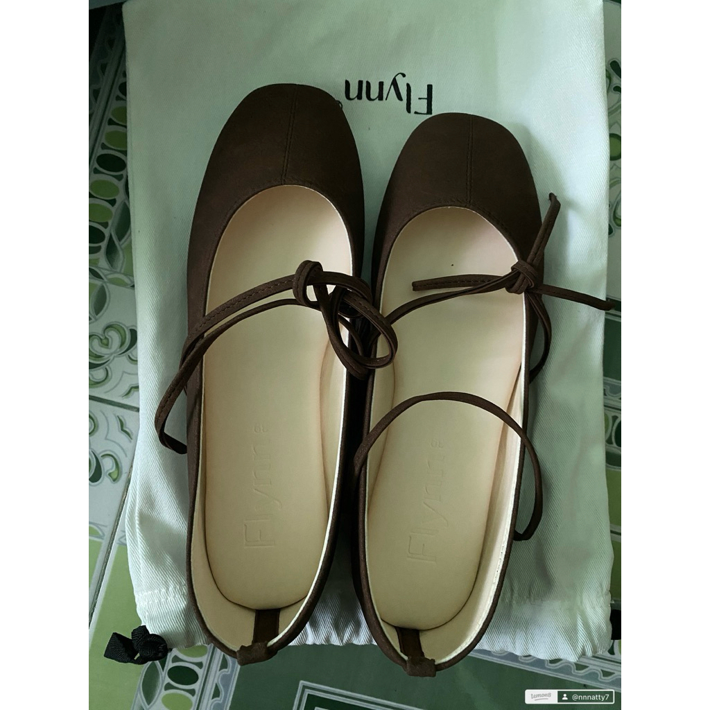 ปล่อยต่อรองเท้าแบรนด์ Flynn ไม่ต้องรอพรี รองเท้าไซส์ 39  (ส่งต่อเนื่องจากใส่ไม่ได้)