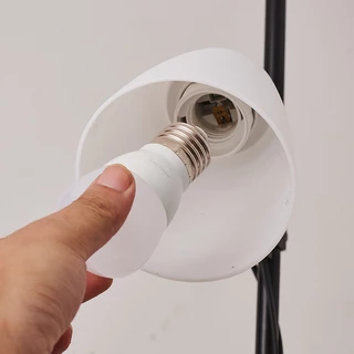 โคมไฟตั้งพื้น LED สไตล์โมเดิร์นเรียบง่าย, โคมไฟตั้งโต๊ะสไตล์นอร์ดิกหลายฟังก์ชั่น, สว่างสดใสในบ้าน