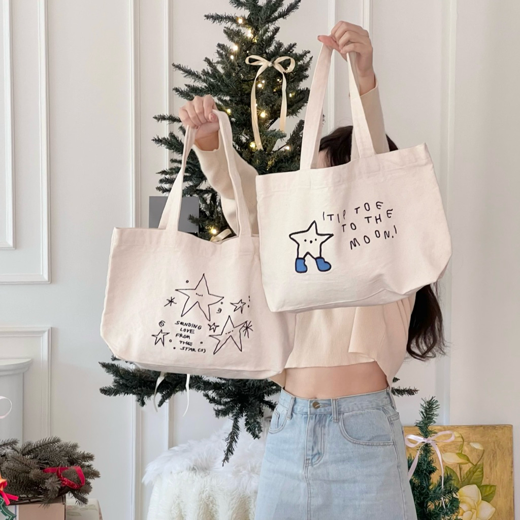 tip toe to the moon🌕 กระเป๋าผ้าแคนวาส