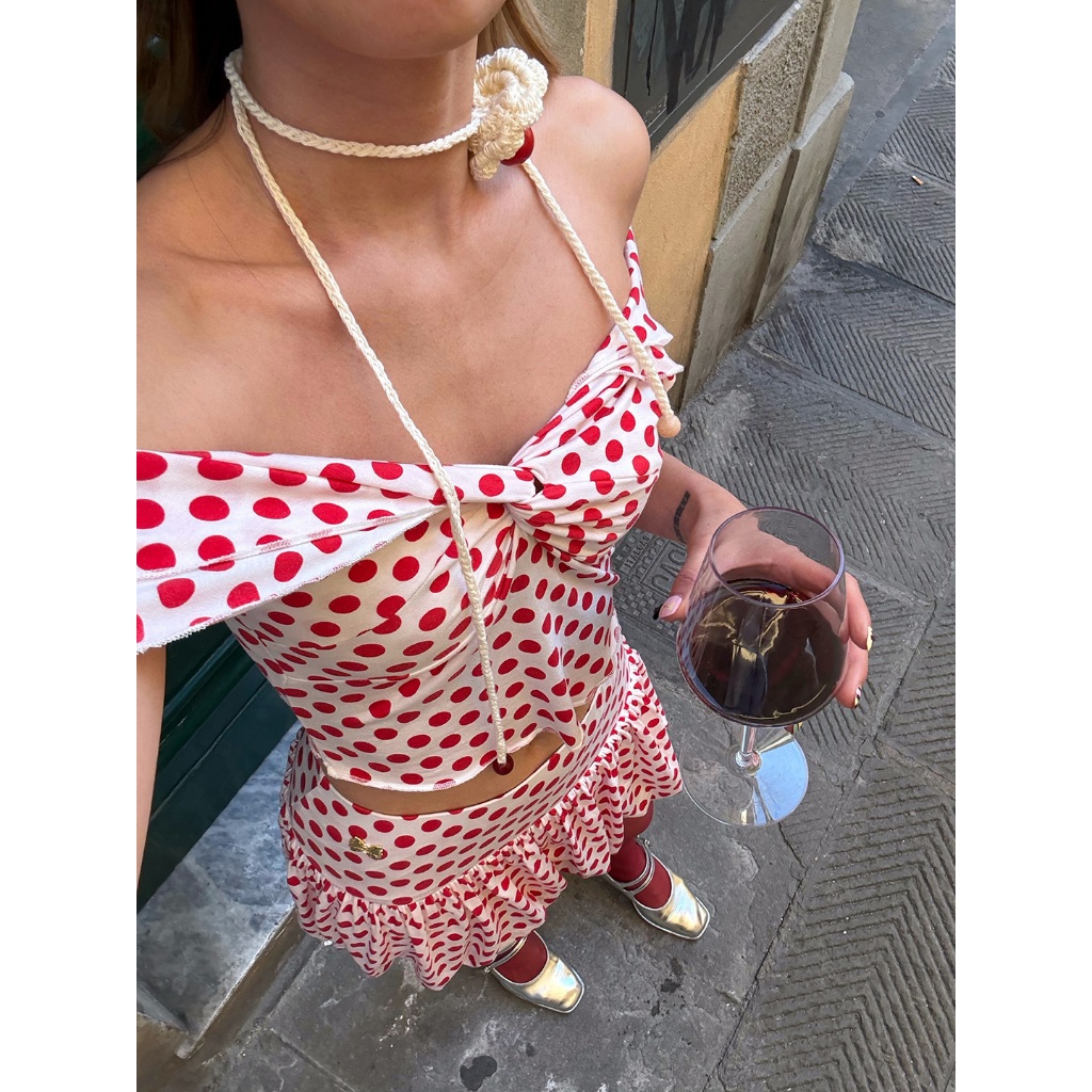 Mellow Everyday - Dolce top (red polkadot) เสื้อยืด ปกระบาย