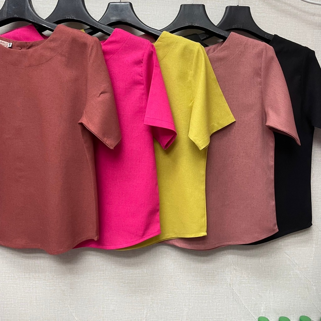 เสื้อลินินฝ้าย100% คอกลม กระดุมหลังเก๋ๆ สีพื้น ตัดเย็บโดยช่างคนไทย มั่นใจได้เรื่องคุณภาพ