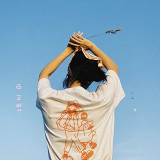 เสื้อยืด DUCKER PACKER | ลาย A Girl | Unisex