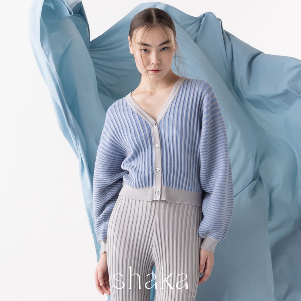 Shaka SS24 Knit Pleat Cardigan เสื้อสไตล์คาดิแกน แขนโดแมน BL-8240212
