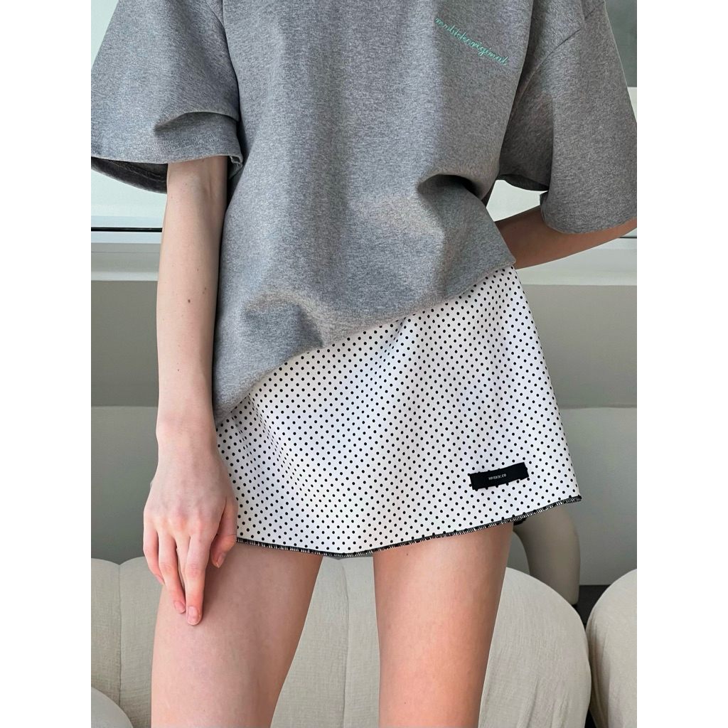 MVBKK MINI SKIRT กระโปรงสั้นผ้าร่อง