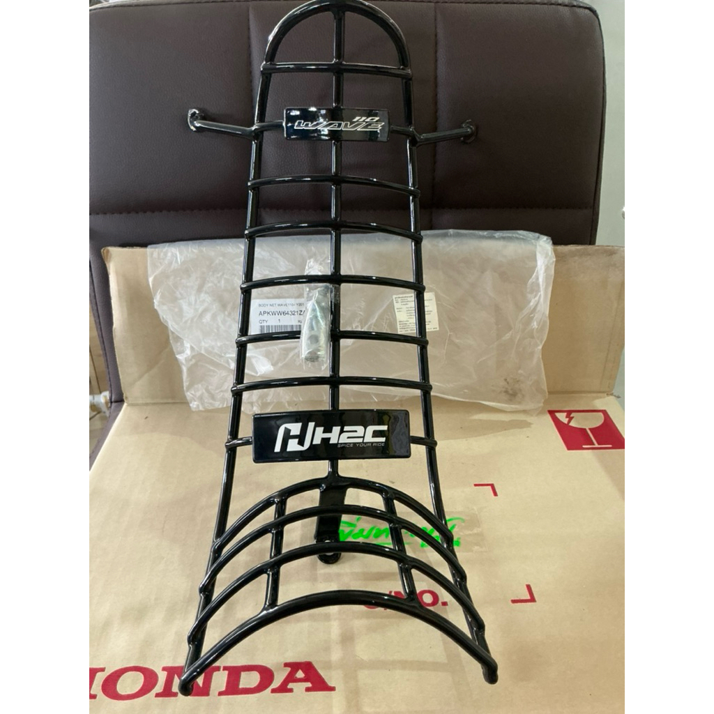 กันลายของแท้ Honda W-110i (ปี2009-2018)รุ่นไฟหน้าธรรมดา แท้เบิกศูนย์(APKWW64321ZA)