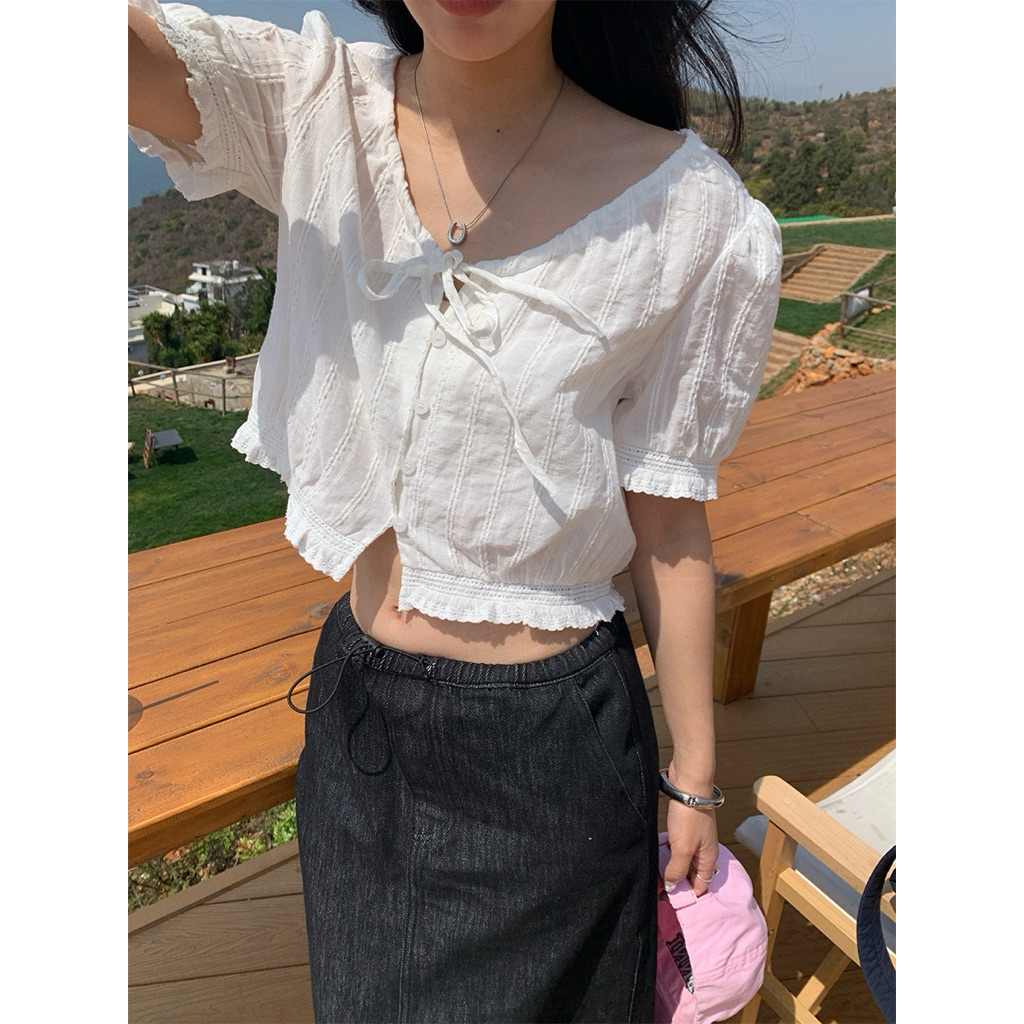 cpjgirlxx | พร้อมส่ง🇹🇭 Rora lace crop top - เสื้อครอปลูกไม้ ซัมเมอร์