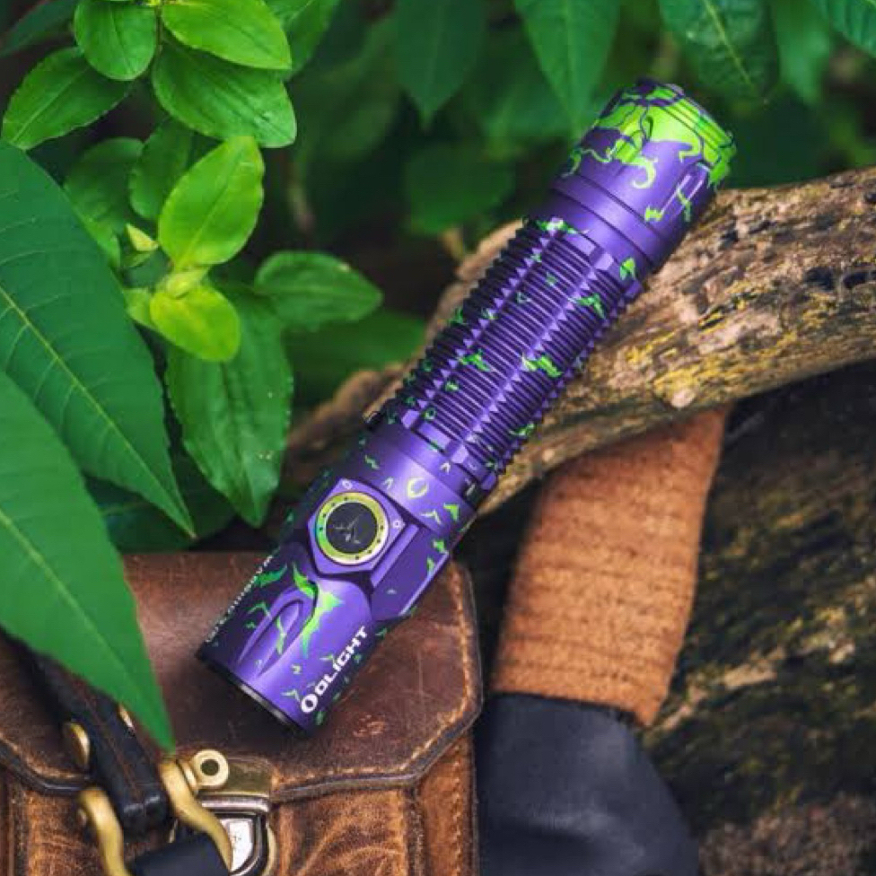 ไฟฉาย Olight Warrior 3S 2300 Lumens ไฟฉายTactical แบบชาร์จไฟได้ ของแท้ ใหม่ กล่องซีล ส่งจากไทย