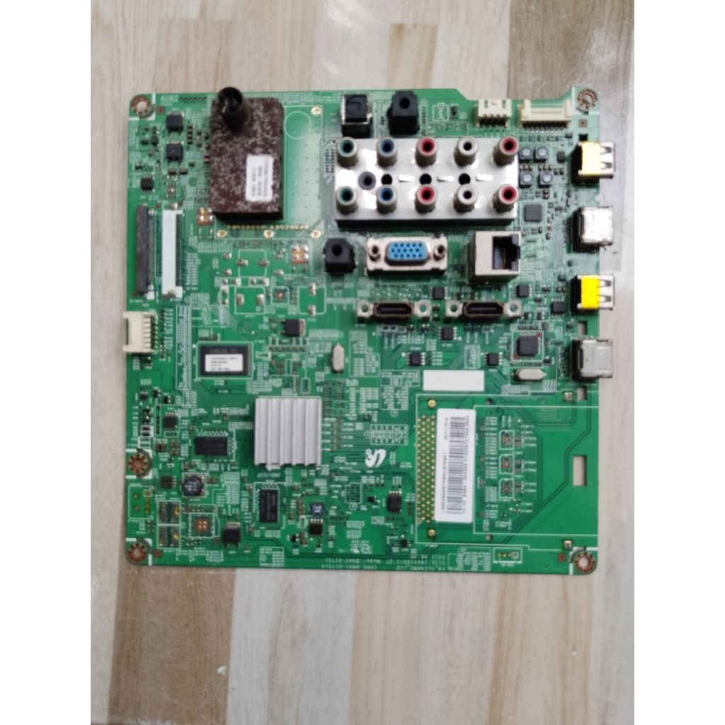 เมนบอร์ดซัมซุง32นิ้วรุ่นLA33D550K7RAML979AXTแผงถอด