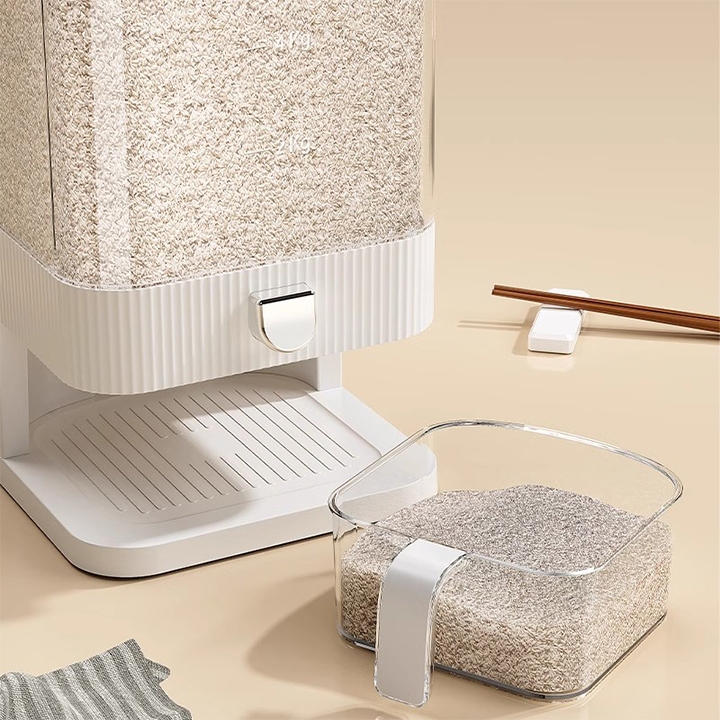 Leerhome ถังข้าวสาร ถังเก็บข้าว PET แบบใส มีฝาปิดกันแมลง จัดเก็บธัญพืช อาหารแห้ง กล่องใส่อาหารสัตว์ ขนาด 10kg / 20kg - รูปที่ 6