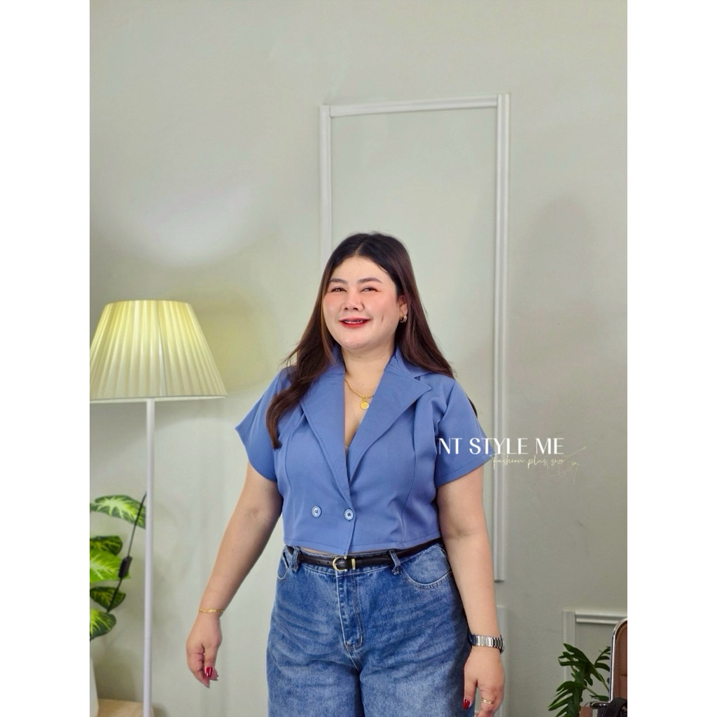 B23 เสื้อครอป ดีเทลแต่งกระดุม เนื้อผ้าใส่สบาย