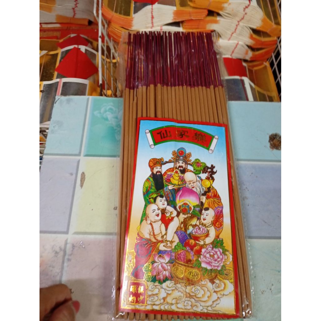 ธูปกลิ่นกำยานธูปลิ้วขนาดสูงรวมก้าน16นิ้ว ราคาห่อละ159บาท