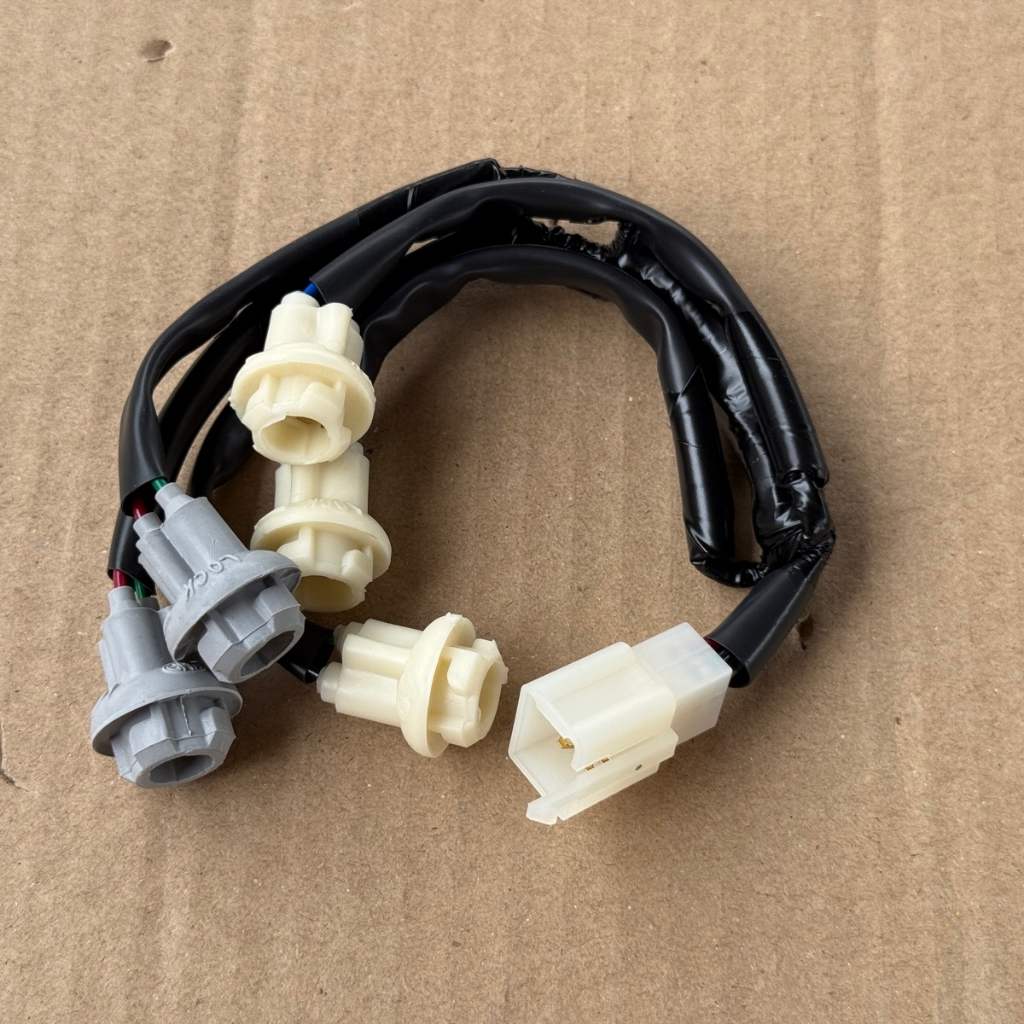 ขั้วไฟท้าย CLICK125i Click 125i ปี 2012-2014 ขั้วไฟท้ายทั้งชุด คลิก125i ปี12 (5ขั้ว)