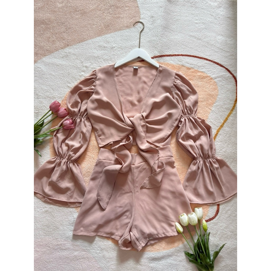 เซ็ตป้าย Akara เสื้อผูกหน้า กางเกงเอวสม็อก