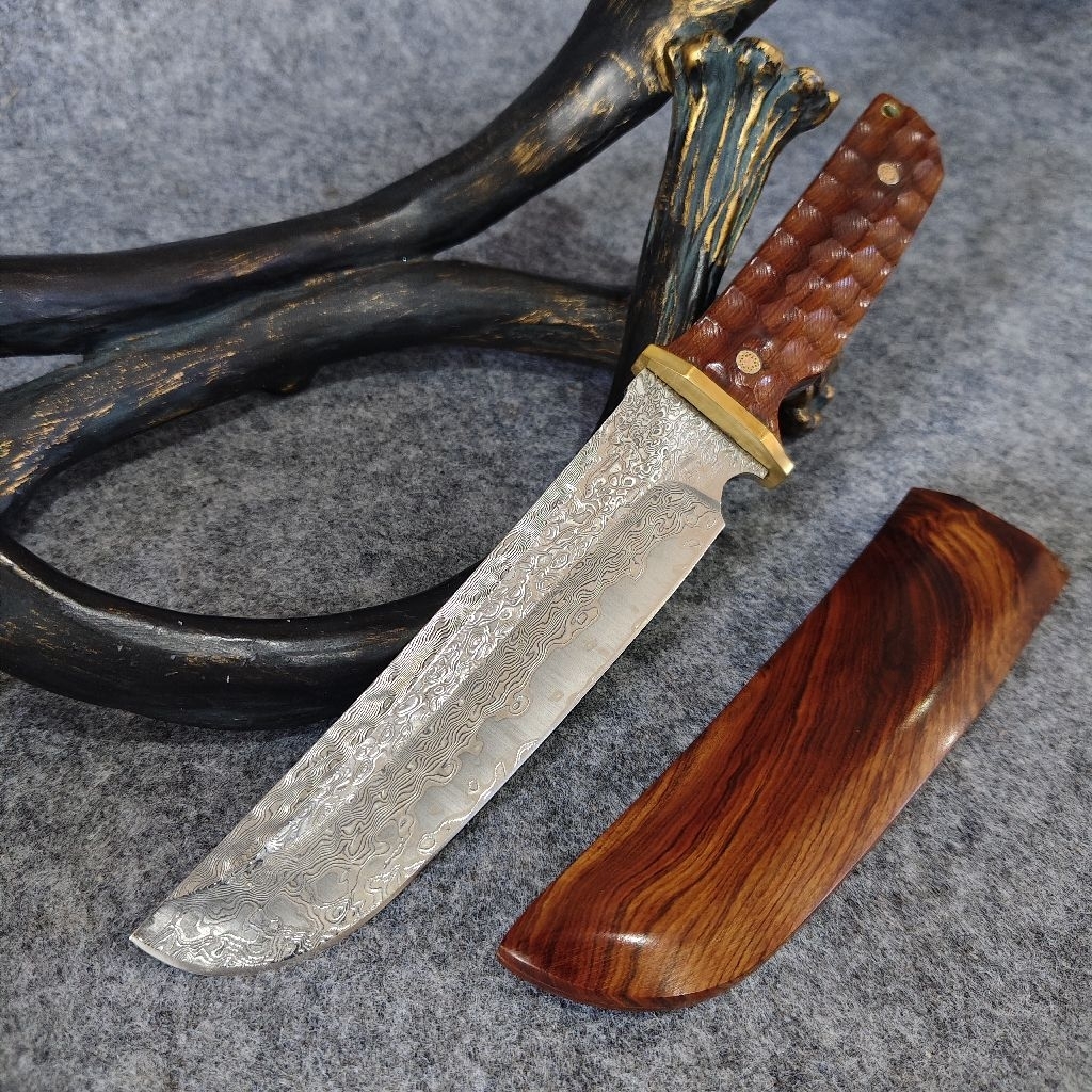 อุปกรณ์ตั้งแคมป์เดินป่า วัสดุใบมีด:เหล็กดามัสกัส67ชั้นแกนกลางVG10วัสดุด้ามจับ: ไม้โรสวดูคอทองเหลืองว