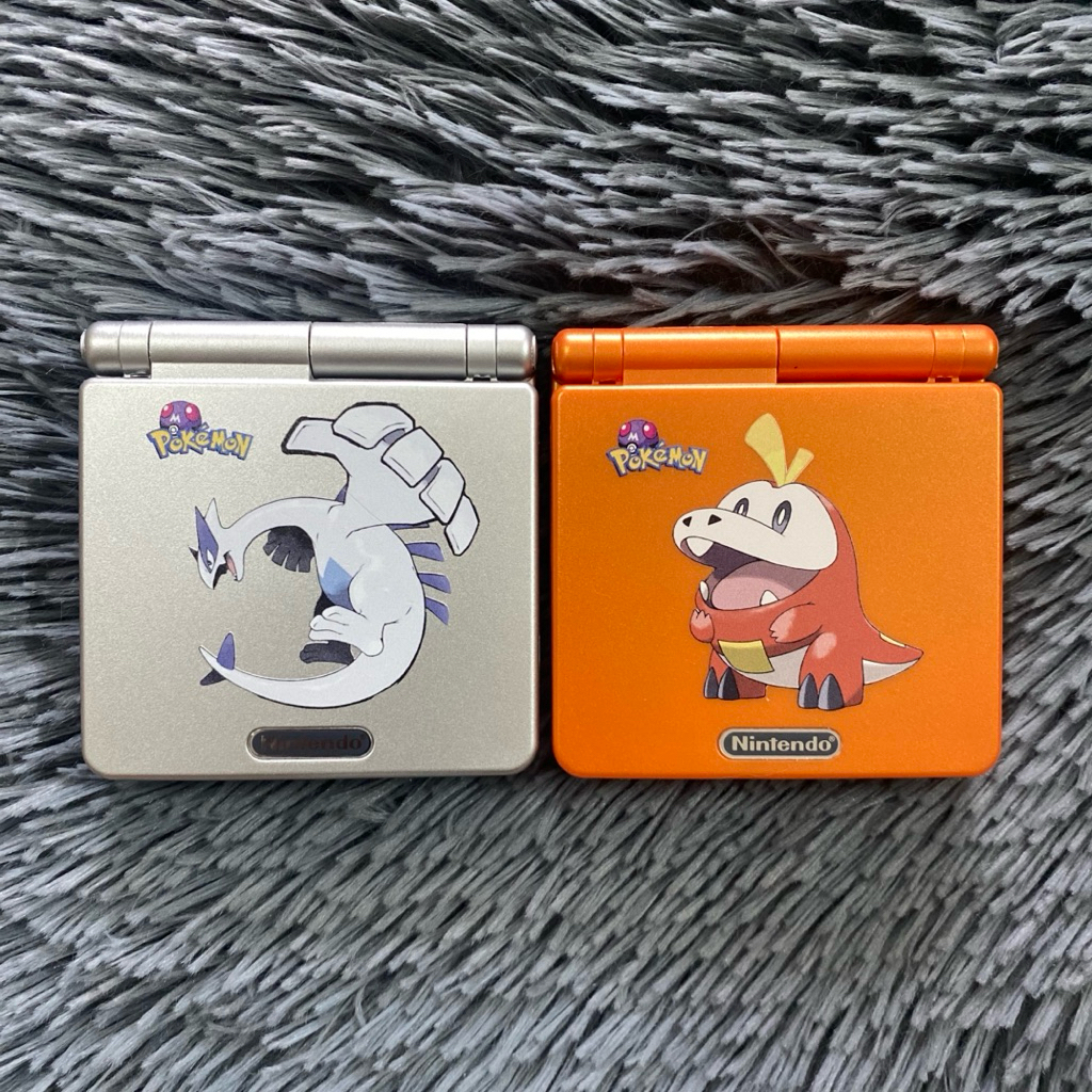 (แถมตลับ+ที่ชาร์จ) เครื่องแท้บอดี้ใหม่ Gamboy Advance จอ IPS ปรับความสว่าง8ระดับ ลาย Pokemon เปิดติด