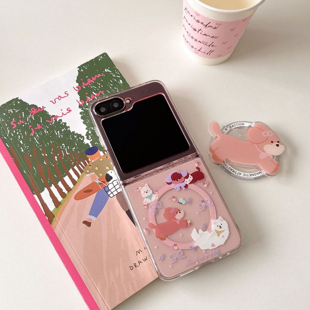 พร้อมส่งจากไทย ! เคสฟลิปแม่เหล็กสีพีชลายน้องหมาแสนน่ารัก พร้อมกิ้ปต้อค (2037) for Samsung Galaxy Z Flip6 Flip5 Flip4