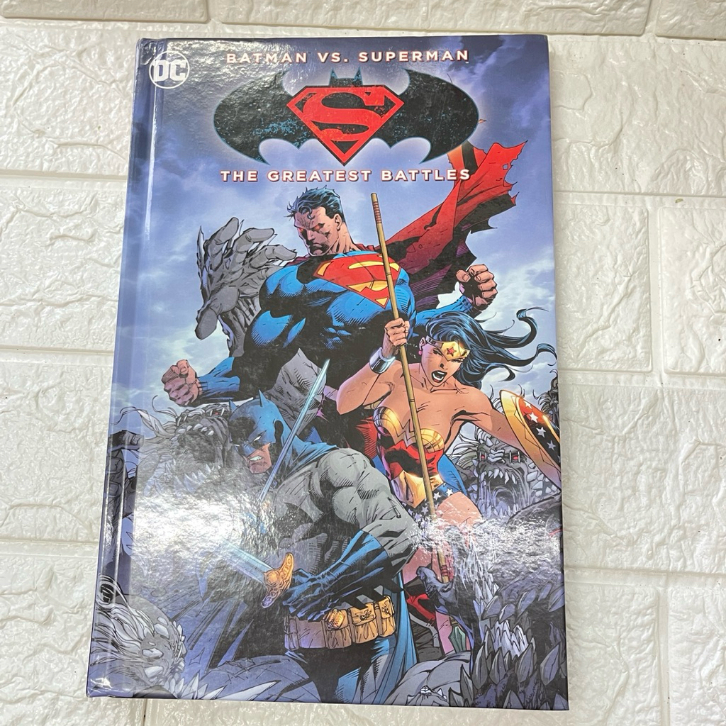 BATMAN VS. SUPERMAN: DAWN OF JUSTICE + COMIC BOOK (English Version)