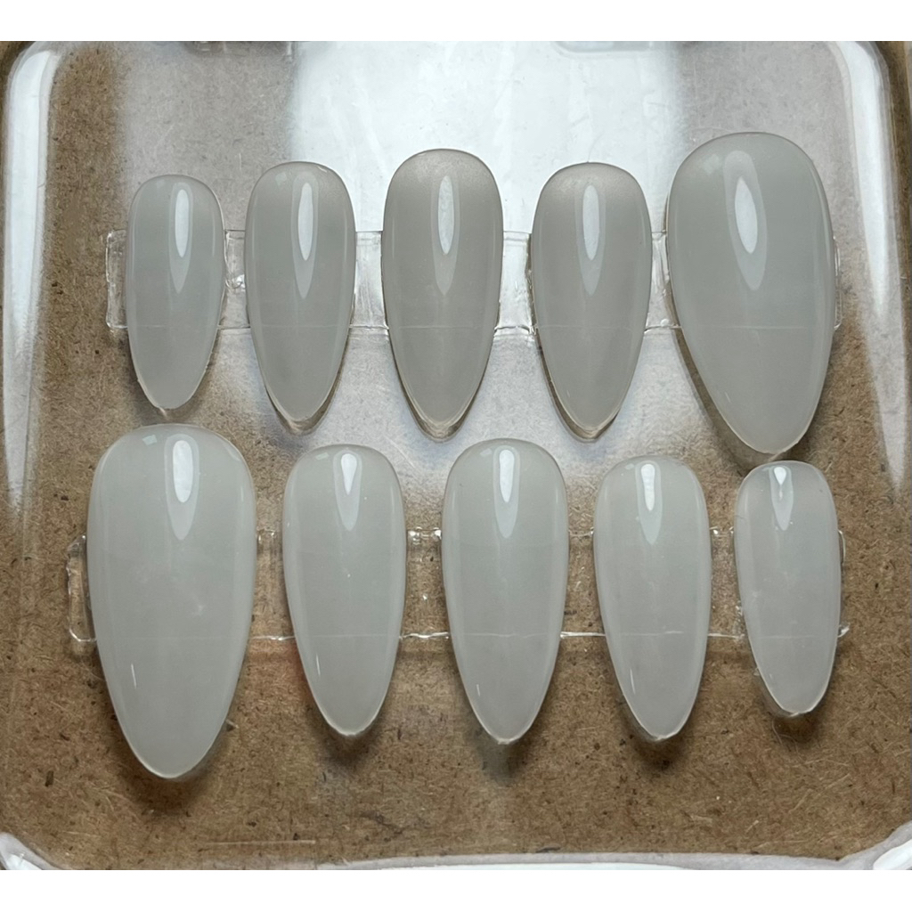 เล็บปลอมสำเร็จรูป สีขาว (งานhandmade) #umeko