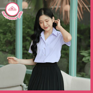 เสื้อนักศึกษาหญิง ขาวนวล แขนปกติ เข้ารูป หลังว่าง