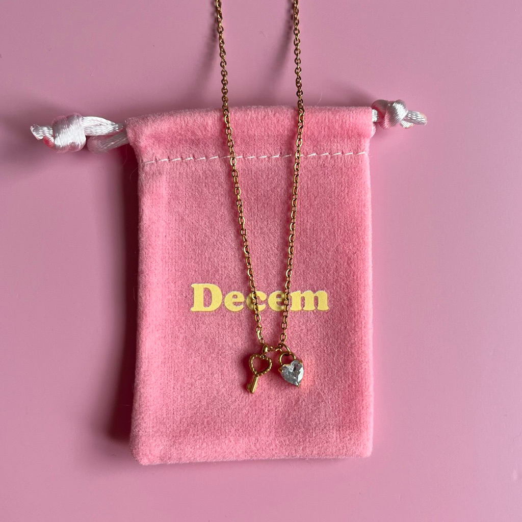 [New]Decem- สร้อยคอรุ่น Heart key จี้หัวใจฝังเพทายลูกกุญแจ สแตนเลสสามารถใส่โดนน้ำได้ ไม่ลอกไม่ดำ มีถุงเก็บแถมให้