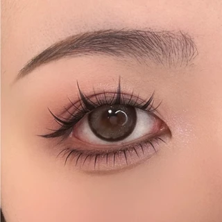 ขนตาล่างปลอมรุ่น RAYA ขนตาล่างแบบช่อสำเร็จ ความยาว 6 mm. ขนตาล่างแกนบาง ไม่แข็ง ติดง่าย ทรงสวย เป็นธรรมชาติ
