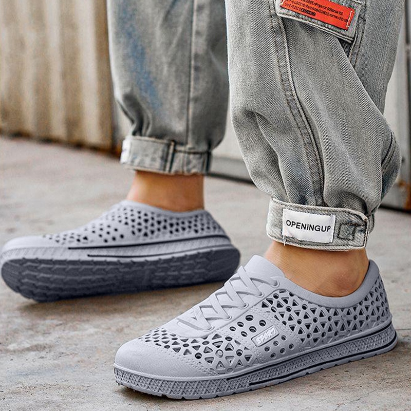Luckkyshoes สุดคุ้ม รองเท้าแตะผู้ชายแฟชั่น งานสวมทรงสลิปออนแบบใหม่วัสดุใช้เป็นยาง ทนทานสวยดูดีลุยน้ำช่วงหน้าฝนได้เลยไม่ต