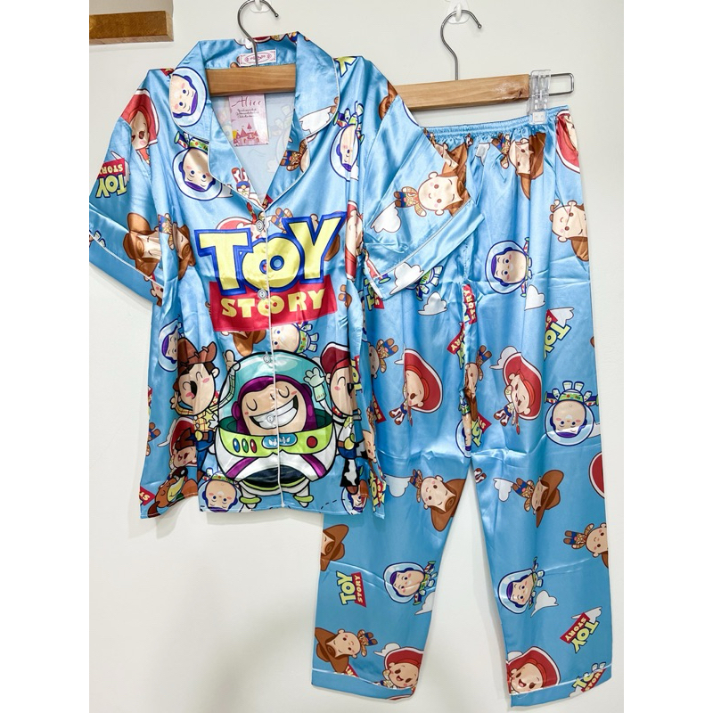 ชุดนอน toy story มี 2 แบบ
