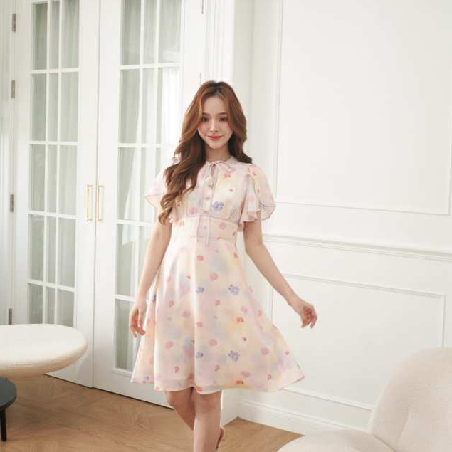 Milkmaid Gigie Dress เดรสลายดอกไม้ดูหวานและอ่อนโยน มีติดตู้ไว้จะใส่ไปออกงานหรือไปคาเฟ่ก็ได้ค่า