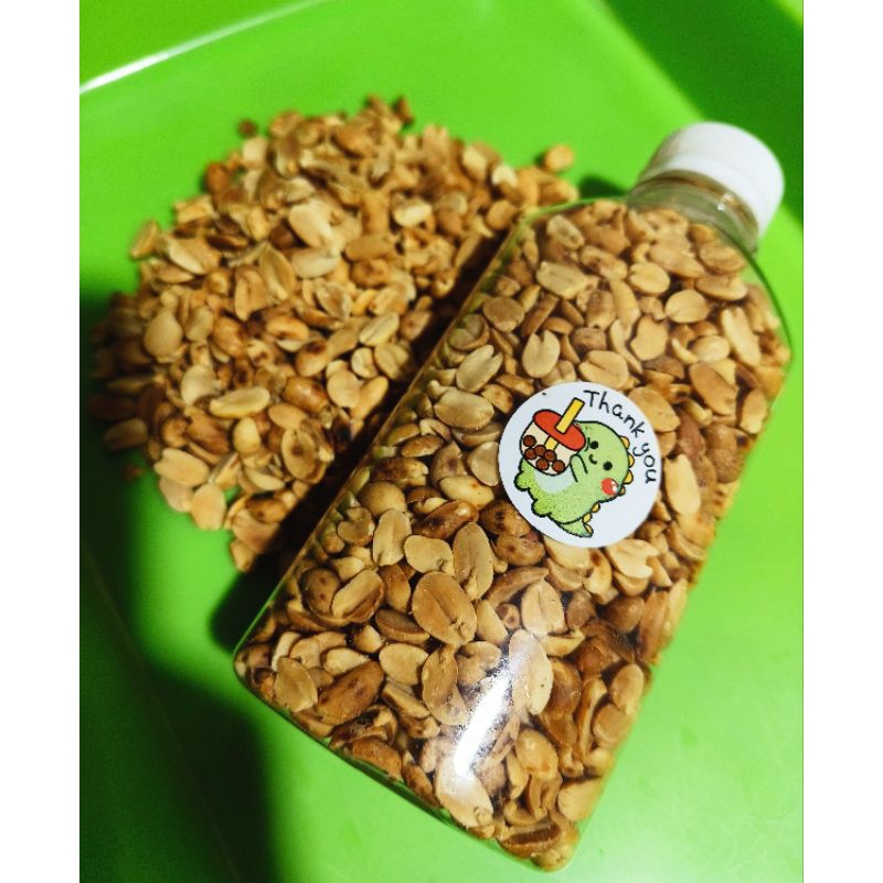 ถั่วลิสงคั่วอบแบบซีก150กรัม/ใส่ขวดกั๊กพลาสติกเกรดพรีเมี่ยมฝาเกลียวเปิด-ปิดสะดวก คั่วใหม่ไม่ต้องกลัวรา