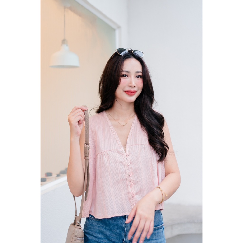 [พิมพ์โค้ด SISDEC ลด 60.- ] M1496 เสื้อครอปลูกไม้ สไตล์สาวเกาหลี ผ้าดี นุ่มสบายมากกก 250-
