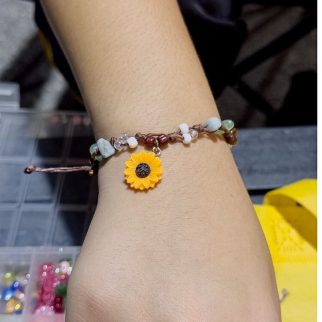 little hand สร้อยข้อมือเชือก ดอกทานตะวัน
