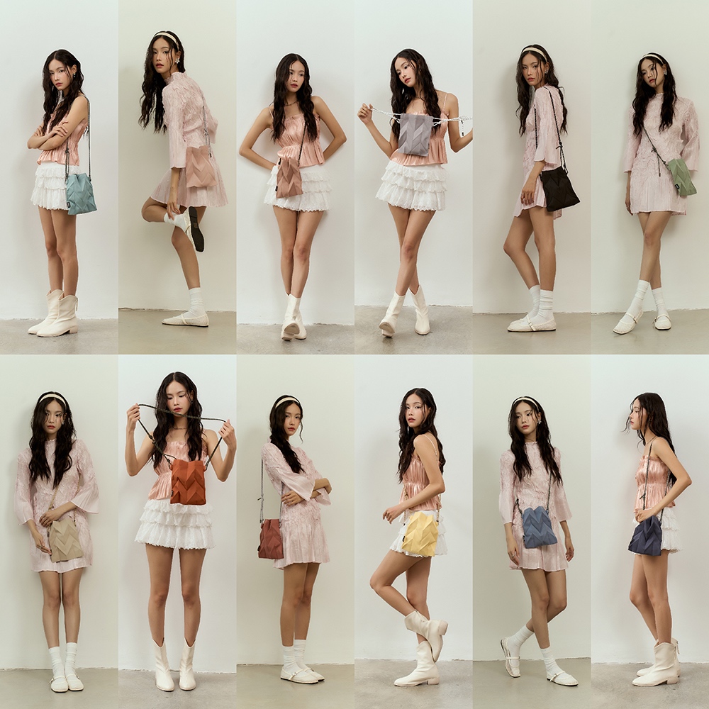 Pavi Studio - W mini knot กระเป๋าผ้าอัดพลีทลาย W สายไนลอน มี 14 สี