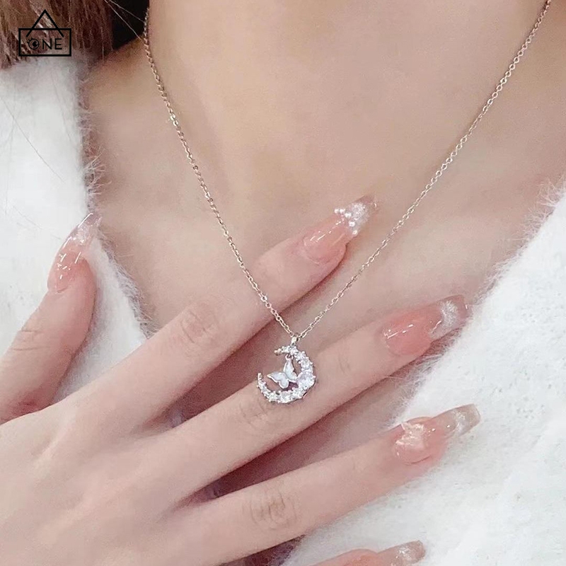 COD❤️สร้อยคอจี้ผีเสื้อดวงจันทร์เพชรหรูหราแฟชั่นสไตล์เกาหลีโซ่ไหปลาร้าระดับไฮเอนด์เครื่องประดับสำหรับผู้หญิง-a.one