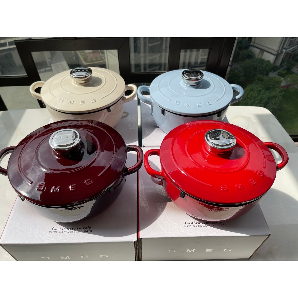SMEG Cast Iron pot เหล็กหล่อหม้อตุ๋น 4.2L 24 ซม. หม้อซุปสองหูสตูว์หม้อไม่ติดหม้อขนาดเล็กในครัวเรือนเบจสีชมพูสีดำ