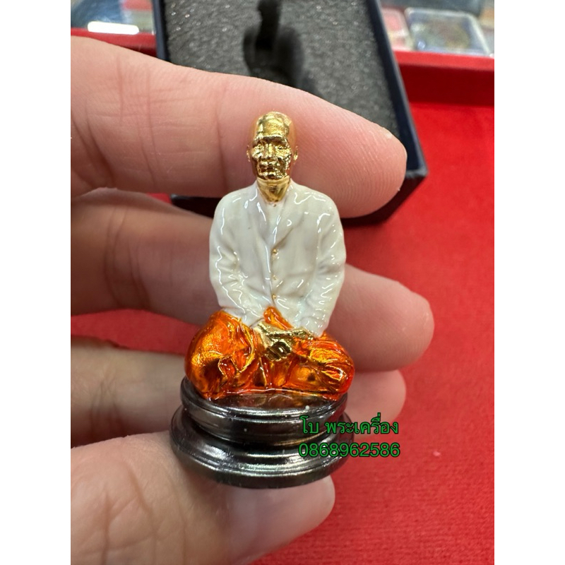 รูปหล่อคุณแม่บุญเรือน รุ่นธรรมบันดาล เนื้อบรอนซ์ ชุบทองทำสี วัดอาวุธวิกสิตาราม จ.กรุงเทพ