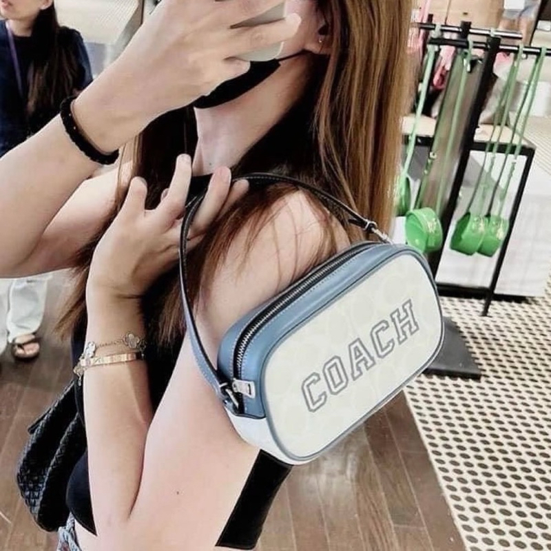 พร้อมส่ง 🛍️Coach CB851 Jamie Wristlet In Signature Canvas