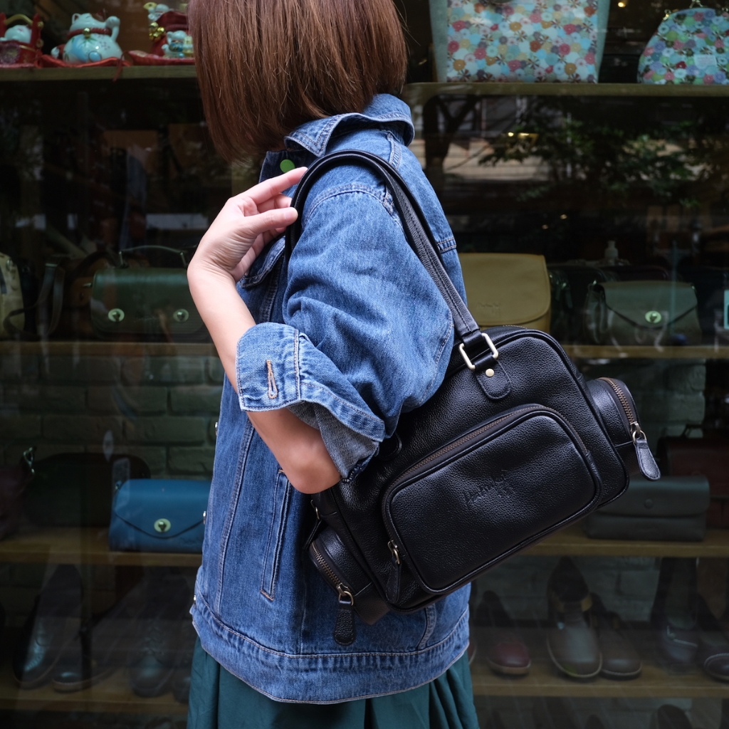 ใหม่ล่าสุด กระเป๋าสะพายไหล่ หนังวัวแท้ ทรงสวยหนังนุ่ม จุมาก Maki Hatsukoi Leather Bag