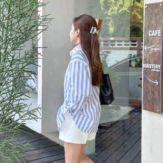 BLUE STRIPED SHIRT เสื้อเชิ้ตลายทางผู้หญิง Oversize แขนยาวเกาหลี เสื้อคลุมผู้หญิง ใส่เที่ยวใส่ทำงาน เนื้อดี ทรงสวย