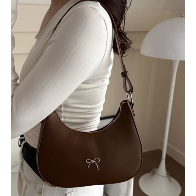 shoulder bag กระเป๋าทรงพระจันทร์เสี้ยวปักโบว์น่ารัก หนังPU พร้อมส่ง