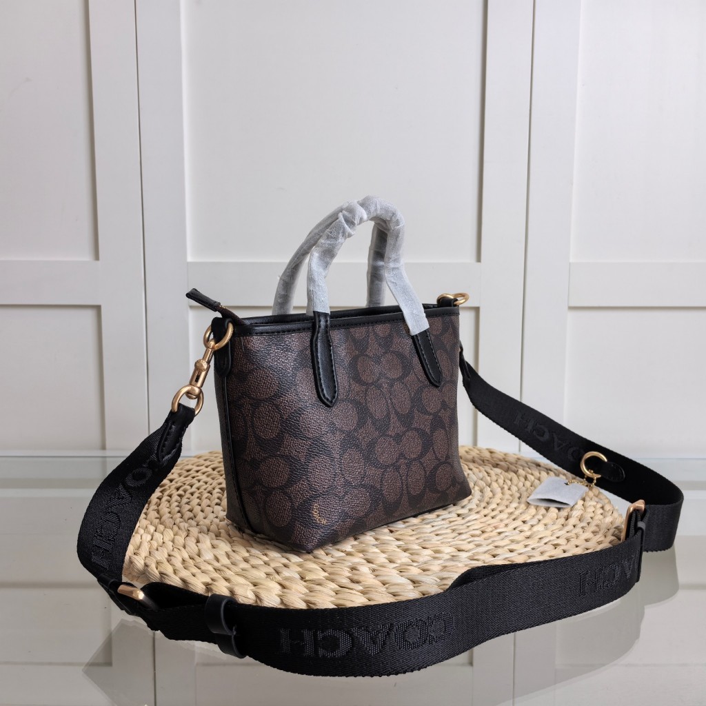 (จัดส่งฟรี) ของแท้ 100% COAC H Mini City กระเป๋าสะพายไหล่สตรีกระเป๋าเกี๊ยวใบเล็ก CW032 CW033
