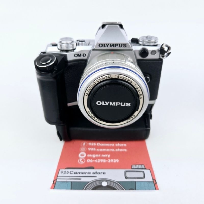OLYMPUS EM5 Mark II + 14-42 + Grip