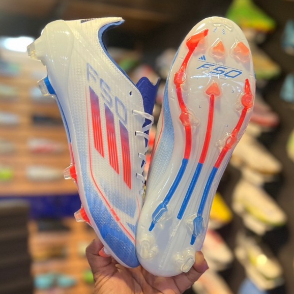 รองเท้า ฟุตบอล สตั๊ด Adidas F50 สายสปีด เบามาก ถ่ายจากสินค้าจริง มีปลายทาง ใส่ไม่ได้เปลี่ยนได้ แถม กล่อง ดันทรง ถุงผ้า