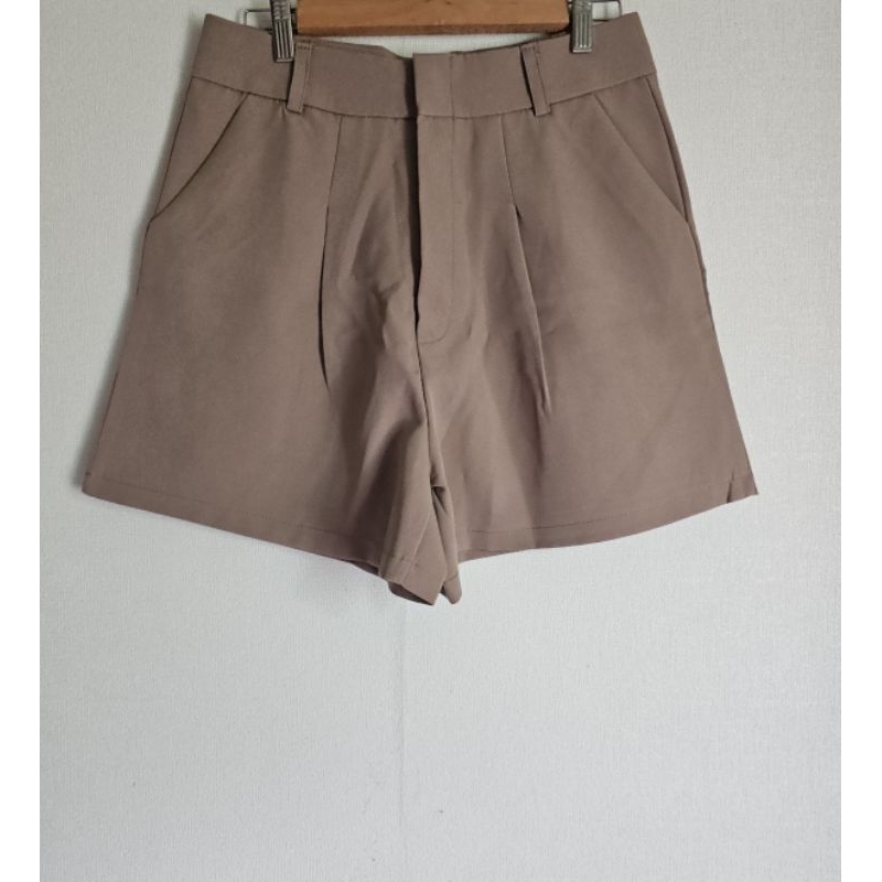 มือ1 กางเกงขาสั้นเอวสูงไซส์Xl April shop